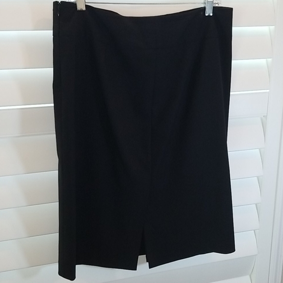 Banana Republic Pencil Skirt - Picture 2 of 2